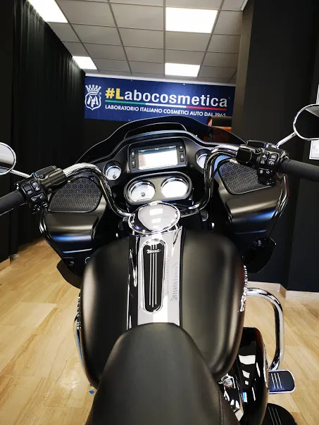 Detailing moto: foto 1 di 26
