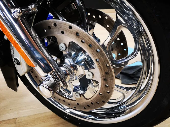 Detailing moto: foto 6 di 26